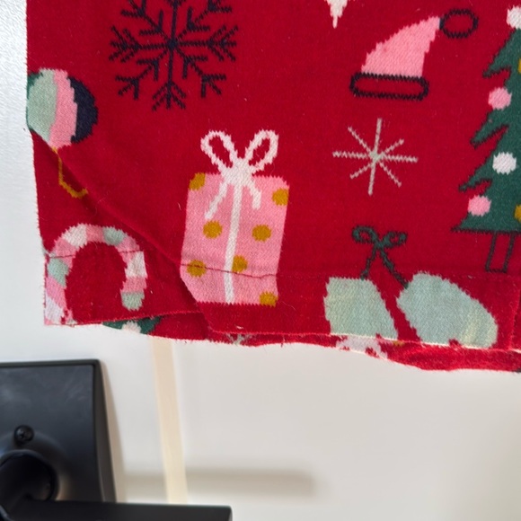 2 Pairs of Old Navy Holiday Pajama Bottoms 🎄☃️ - Picture 13 of 16